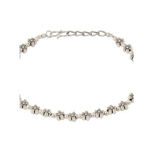 Chaîne de cheville en cristal floral plaqué argent pour femme, bijou de pied minimaliste et élégant, à porter avec style - Product Image 5