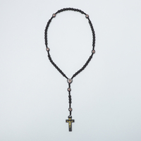 Collier de prière en bois rouge vin Komi, St. Charbel, chapelet à la main, tissé à la main, croix en corde, bijoux religieux