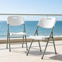 Chaise pliante moderne en HDPE blanc avec structure métallique, portable et légère, idéale pour la chambre, les banquets, l'église, le parc et les événements festifs