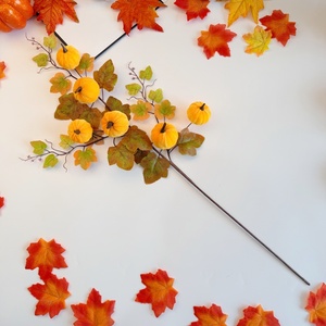 Composizione floreale decorativa con <span class=keywords><strong>zucca</strong></span> simulata, foglia d'acero e girasole, <span class=keywords><strong>zucca</strong></span> in velluto, decorazione per il Festival del Raccolto e il Ringraziamento - Product Image 1