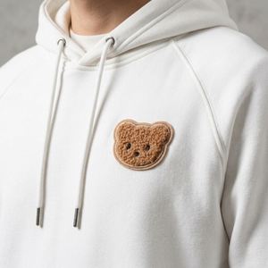 Parche Bordado 3D Personalizado de Oso de Chenilla para Ropa, Insignia Termoadhesiva para Toallas, Lavable 50 Veces, Combinación de Colores Pantone, MOQ 38 unidades - Product Image 3