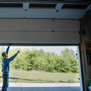 <span class=keywords><strong>Porte</strong></span> de <span class=keywords><strong>garage</strong></span> sectionnelle moderne en acier <span class=keywords><strong>avec</strong></span> fenêtres/petites portes, isolation thermique, sécurité anti-pincement, garantie 5 ans pour usage extérieur - Product Image 1