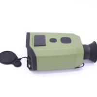 Monoculaire thermique IP67 avec portée de détection de 6 km, télémètre laser multi-cibles, données APP en temps réel via Wi-Fi pour l'observation nocturne