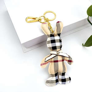 Llavero de tela tartán con borla, colgante para bolso, clásico y adorable, venta al por mayor, personalizado OEM ODM - Product Image 5