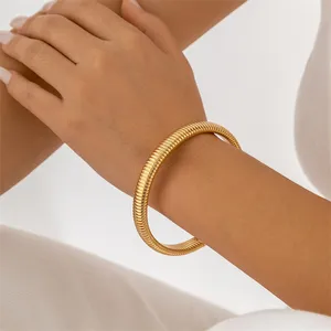 Geili Originality sorprendente braccialetto elastico in acciaio inossidabile con bracciale a catena serpente grosso a righe per donna