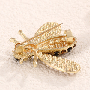 Broche en alliage d'abeille avec zircon et perle pour femme, accessoire de mode pour soirée - Product Image 4