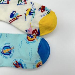 Chaussettes de sport pour hommes en coton 100% en gros à bas prix, logo personnalisé, football, <span class=keywords><strong>ski</strong></span>, yoga, surf, natation, chaussettes de sport mignonnes pour homme - Product Image 3