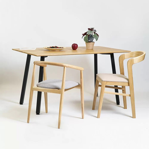 Meubles vintage de luxe à prix abordable, table de salle à manger de restaurant avec pieds en aluminium et plateau en bois - Product Image 1
