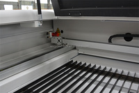 Draagbare 100W-500W CO2 lasergraveer- en snijmachine voor hout, acryl, textiel & stof met waterkoeling en hoge precisie