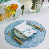 Serviettes de table brodées de style français élégant, bord festonné, finition lavée, sur mesure, embellissements romantiques à la fleur de cerisier