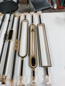 Pengiriman cepat Modern dekorasi mewah desain Aluminium Aloi pagar tangga dekoratif fitting tangga tahan lama <span class=keywords><strong>Post</strong></span> - Product Image 5