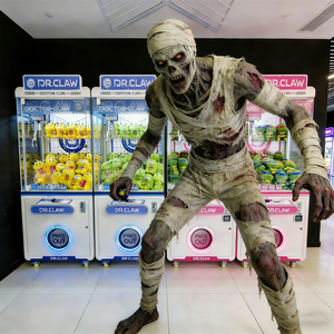 Crea la diversión viral de Halloween con juegos de carnaval con temática de zombis y una máquina de peluches de monstruos en tu centro comercial - Product Image 2