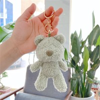 Porte-clés en peluche mini ours mignon de la marque KM - Design de dessin animé écologique, durable et portable