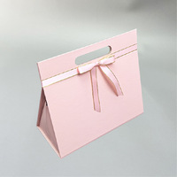 Boîtes cadeaux portables triangulaires avec poignée en ruban, boîtes à friandises pour les faveurs de mariage, les cadeaux d'anniversaire, les souvenirs pour les invités, sacs d'emballage