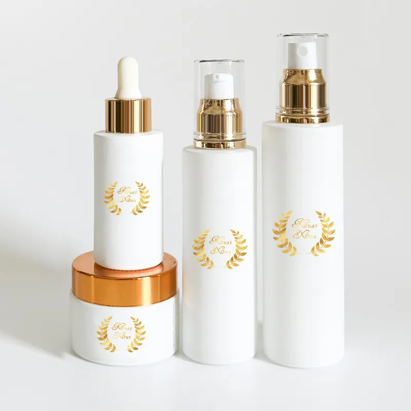 Tarro de crema de oro blanco de lujo 50g vidrio vacío 50ml 150ml 200ml botella de loción de niebla corporal con logotipo personalizado