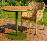 Table ronde d'extérieur sur piédestal vert olive avec plateau en bois à lattes chaudes, moderne pour patio et balcon