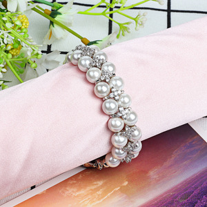 Bracelets de montre en perles de verre à double rangée, charme tendance, pour femmes et filles, bracelets de montre en perles pour <span class=keywords><strong>Apple</strong></span> IWatch, 38/40/<span class=keywords><strong>41</strong></span>/42/44/<span class=keywords><strong>45</strong></span> <span class=keywords><strong>mm</strong></span> - Product Image 4