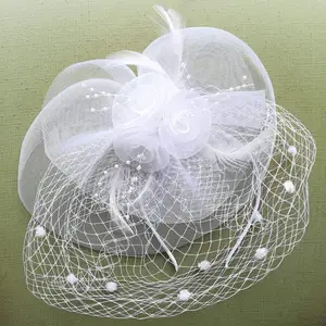 Düğün tüy saç tokası parti Headdress beyaz gül çiçek Fascinator şapka kadınlar için