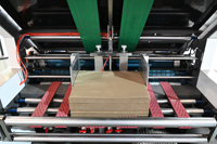 Machine de stratification automatique servo de cannelure pour le carton et le papier ondulé