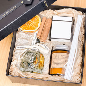 Set Regalo con <span class=keywords><strong>Candele</strong></span> <span class=keywords><strong>Profumate</strong></span> in Cera di Soia <span class=keywords><strong>e</strong></span> Diffusore di Aroma a Bastoncini, Design di Tendenza, Decorazione di Lusso per la Casa, Regali Personalizzati per Compleanni <span class=keywords><strong>e</strong></span> Matrimoni - Product Image 3