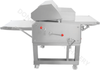 L'abattoir utilise une nouvelle machine à écorcher automatique professionnelle pour l'abattage des porcs et des moutons.