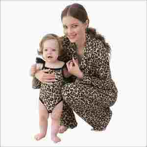 Conjuntos de Pijamas Familiares con Estampado de Leopardo para Mamá e Hija, Pijama de Manga Larga con Cintura Elástica de Bambú Modal para Bebé - Product Image 1