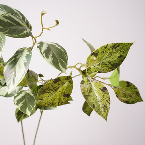 ใบต้นเผือกเทียมสัมผัสเหมือนจริง ก้านยาว ใบหูช้างเทียม สำหรับงานแต่งงาน จัดดอกไม้ตกแต่งบ้าน ต้นไม้ประดิษฐ์ - Product Image 5