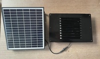 Ventilateur d'extraction mural solaire 10W pour conteneur maritime, débit max. 120 CFM, moteur DC sans balais, boîtier en acier thermolaqué sur mesure