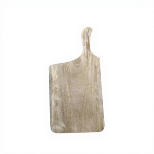 Tabla de Cortar Rectangular de Madera con Asa, Acabado Natural, Tabla de Cocina de una Sola Pieza - Product Image 1