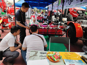 Cosechadora Autopropulsada Pequeña con Transmisión de Engranajes para Trigo, Avena, Cebada de las Tierras Altas, Pimiento, Soja, Hierba y Aceitunas, Venta Directa de Fábrica - Product Image 6