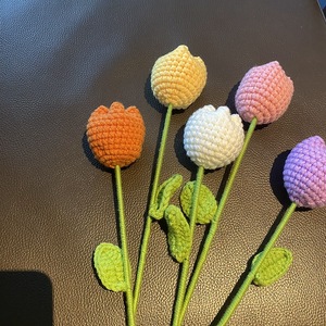 Lindo ramo de tulipanes regordetes, flores tejidas a crochet hechas a mano, producto terminado DIY, regalo creativo de cumpleaños para mejores amigos - Product Image 2