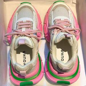 Zapatillas Casuales para Mujer 2026 con Suela Gruesa, Estilo Deportivo Rosa, Nueva Tendencia de Moda, Joker para las Cuatro Estaciones - Product Image 1