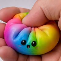 Vente en gros de jouets anti-stress en mousse PU à rebond lent, en forme de boulette arc-en-ciel de 9 cm, assortis, pour enfants, marque OEM JK