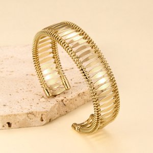 Bracciale in lega di alta qualità alla moda, lucido, di fascia alta, con cornice dorata e apertura a cavo - Product Image 4