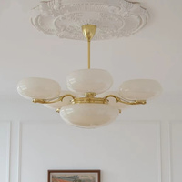 Lustre vintage en laiton avec abat-jour en verre opale arrondi pour salon, salle à manger, chambre, bureau, hôtel, restaurant