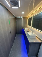 Le matériel de conteneur de remorque de toilette mobile mobile de chantier de construction portatif pour l'usage extérieur de magasin inclut la toilette de douche de maison