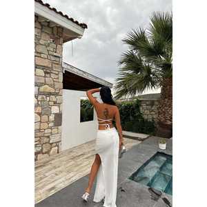 Conjunto de Bikini Blanco con Tiras Ajustables, Traje de Baño con Elegante Detalle de Amarre - Product Image 3