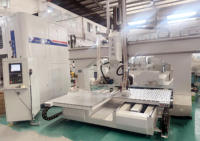 Centre d'usinage à portique CNC à deux têtes et quatre axes Machine de découpe automatique de plaques incurvées et de profilage de bois courbé à deux têtes