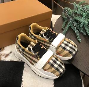 รองเท้าเดินลำลองสไตล์อังกฤษลายทางคุณภาพสูง ทนทานต่อการสึกหรอ ปี 2026 รับผลิตสินค้าขายส่งและปรับแต่งตามความต้องการ - Product Image 4