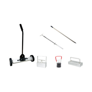 [MAGNETO] Balayeuse magnétique à poussée pour la collecte de ferraille sur les sols d'usine - Product Image 1