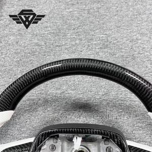 <span class=keywords><strong>Volant</strong></span> de voiture en fibre de carbone personnalisé avec cuir perforé blanc adapté pour Toyota 8th Camry Corolla CHR <span class=keywords><strong>RAV4</strong></span> - Product Image 4