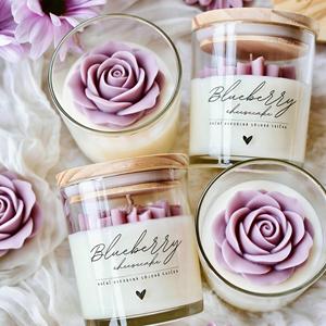 Bougie artisanale en cire de soja parfumée aux fleurs, parfum gâteau au fromage aux myrtilles, dans un bocal en verre, élégante décoration pour la maison - Product Image 1