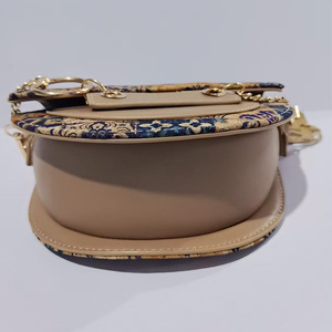 Nouveau <span class=keywords><strong>sac</strong></span> à <span class=keywords><strong>main</strong></span> en tissu hexagonal à texture de liège 2025, <span class=keywords><strong>sac</strong></span> à bandoulière, <span class=keywords><strong>sac</strong></span> à <span class=keywords><strong>main</strong></span> tendance pour femmes, vente à chaud transfrontalière - Product Image 3