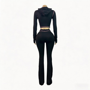 Ensemble 2 pièces tendance Y2K 2026 pour <span class=keywords><strong>femme</strong></span> : sweat à capuche court côtelé de couleur unie et <span class=keywords><strong>pantalon</strong></span> évasé taille haute – Survêtement streetwear - Product Image 3