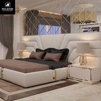 Lit double sur mesure en cuir souple de luxe haut de gamme, design contemporain, pour hôtel/villa, avec cadre de lit extra-large