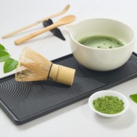 Brosse à mélanger le thé et le café Sanmei contemporaine en bambou, faite à la main, avec logo personnalisé pour la préparation du matcha – Vente en gros