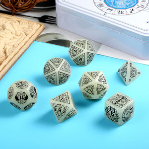 Ensemble de dés en résine, lot de 7 pièces de grande taille 25mm, brillent dans la nuit, pour cordon et donuts, vente en gros - Product Image 6