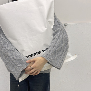 Bolsa de Envío Personalizada Xin Yue, Impermeable, de Papel Kraft Laminado, Material Biodegradable Tejido Compuesto, para Compras y Mensajería - Product Image 4