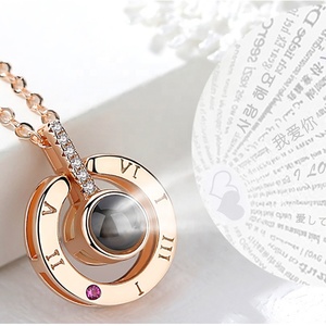 Collar con Proyección de Anillo y Colgante Personalizado con Diseño de <span class=keywords><strong>Te</strong></span> <span class=keywords><strong>Amo</strong></span> <span class=keywords><strong>en</strong></span> 100 <span class=keywords><strong>Idiomas</strong></span> - Product Image 6