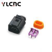 Vente directe d'usine YLCNC 2 broches femelle Automobile Jet d'eau moteur Turbo chargeur prise 1J0973772 DJ7025C-3.5-200-P